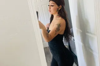 EXOTIC PLEASER 2 GIRLS AVAILBL... - Image 1