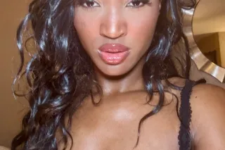 6ft tall girl, climb the tree to save the kitty 💋 - Image 4