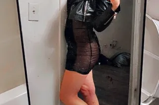 ITS FEET FETISH FRIDAY! *(<< Daily special, just ask)incall, outcall, car dates. 80 rose special, newCUMmers special and welCUM back special. I specialize in specials ;) AVAILABLE 24/7. let me rock your world. - Image 12