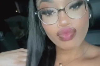 Cute Nerdy Girl With Dangerous Curves 😏😋 INCALL AND CAR DATES ‼ - Image 1